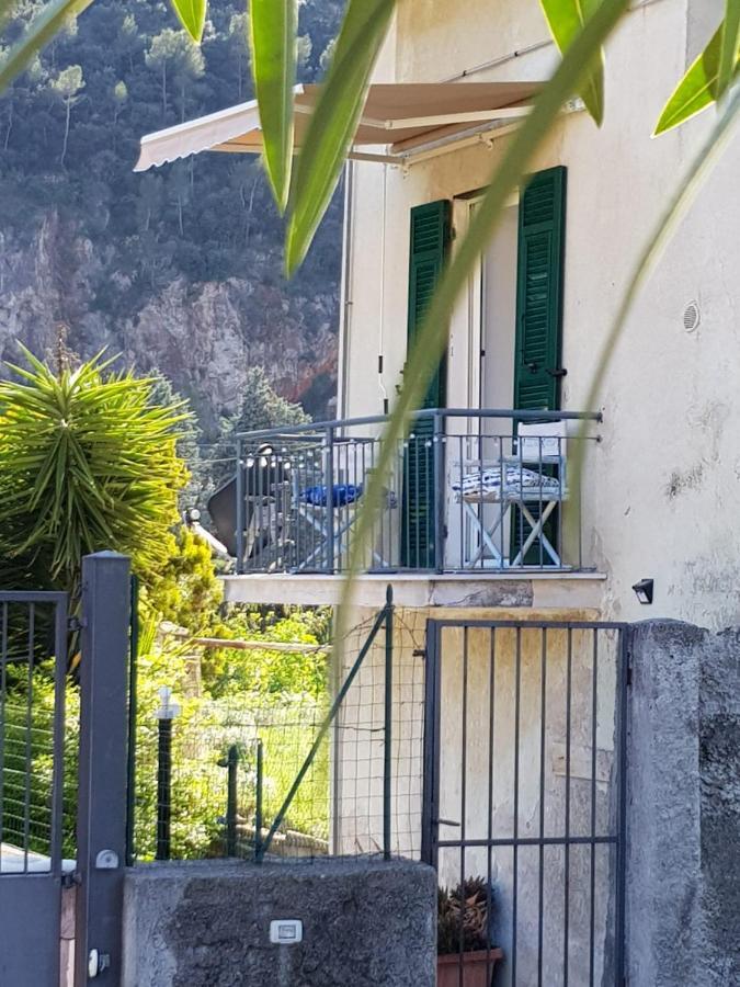Mini Ca Del Borgo Leilighet Finale Ligure Eksteriør bilde